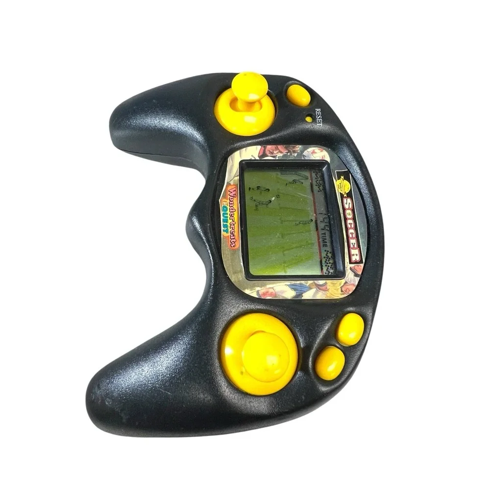 Vintage Handheld‎ Electronic SOCCER WONDERTREATS game 1998 Quest